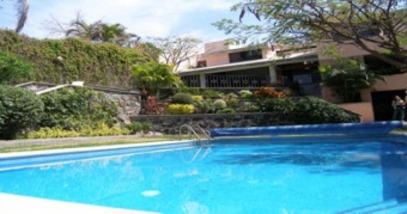 Foto Casa en Venta en Las Brisas, Cuernavaca, Morelos - $ 5.400.000 - CAV9376 - BienesOnLine