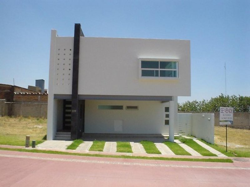 Foto Casa en Venta en El Palomar, Tlajomulco de Zúñiga, Jalisco - $ 3.390.000 - CAV44856 - BienesOnLine