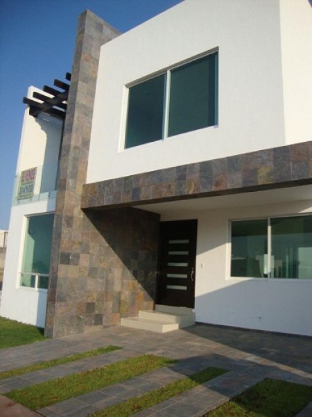 Foto Casa en Venta en El Palomar, Tlajomulco de Zúñiga, Jalisco - $ 3.500.000 - CAV44858 - BienesOnLine