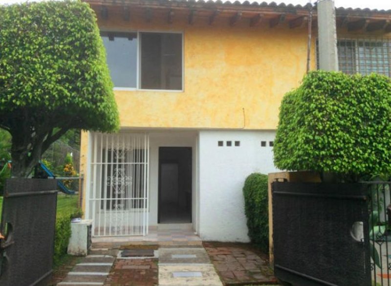 Foto Casa en Venta en Fracc. Puertas del Sol, Cuernavaca, Morelos - $ 1.400.000 - CAV133911 - BienesOnLine