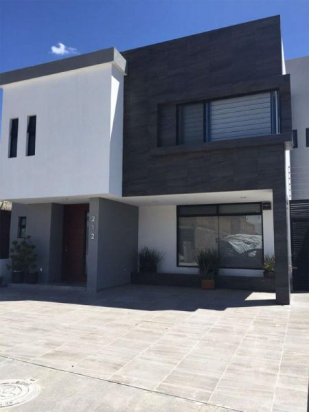 Foto Casa en Venta en Lomas de Juriquilla, Santiago de Querétaro, Queretaro Arteaga - $ 3.850.000 - CAV181496 - BienesOnLine