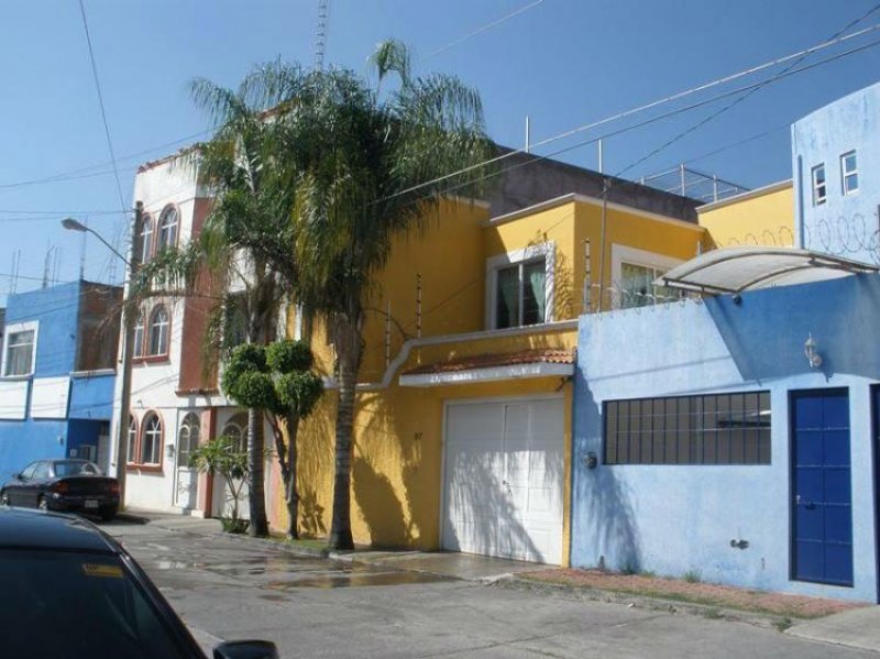 Foto Casa en Venta en Morelia, Michoacan de Ocampo - $ 2.400.000 - CAV181509 - BienesOnLine