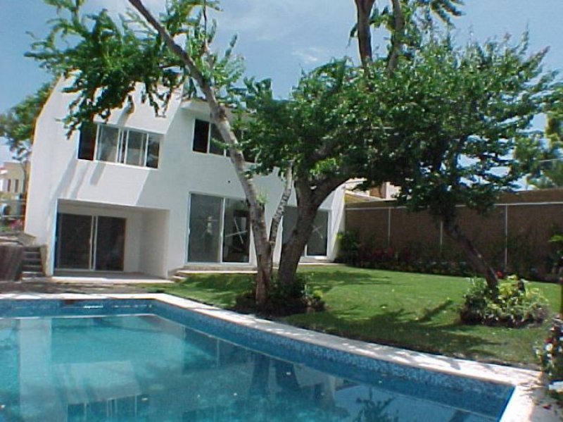 Foto Casa en Venta en Fraccionamiento Junto al Rio, Temixco, Morelos - $ 3.250.000 - CAV31976 - BienesOnLine