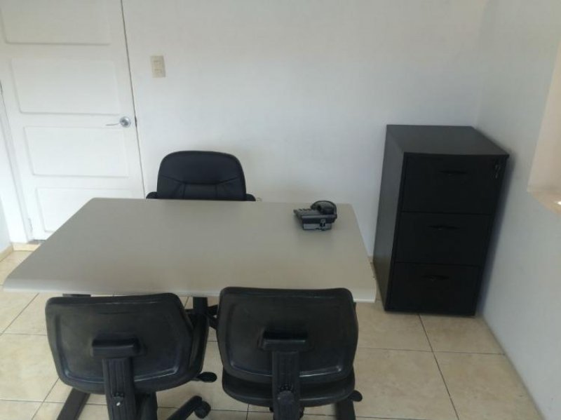 Foto Oficina en Renta en JARDINES DEL SOL, Guadalajara, Jalisco - $ 5.000 - OFR186210 - BienesOnLine