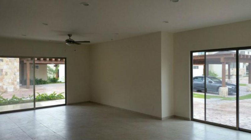 Foto Casa en Venta en CONTRY CLUB, Mérida, Yucatan - $ 4.850.000 - CAV139106 - BienesOnLine