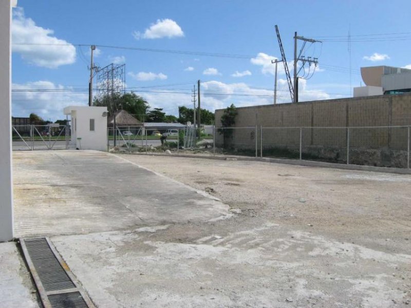 Foto Bodega en Renta en Alfredo V. Bonfil, Alfredo V. Bonfil, Quintana Roo - $ 70.000 - BOR16666 - BienesOnLine