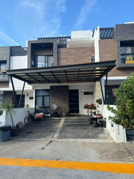 Casa en Venta en Fracc. Lartesi Morelia, Michoacan de Ocampo