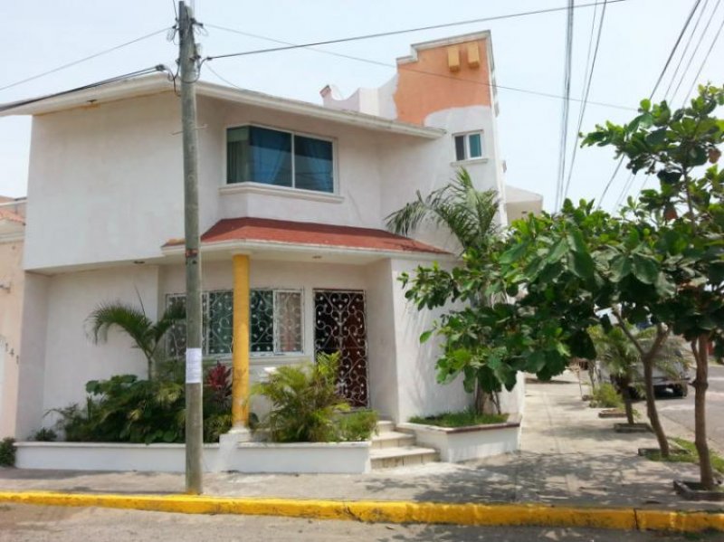 Foto Casa en Venta en Boca del rio Centro, Boca del Río, Veracruz - $ 2.500.000 - CAV80546 - BienesOnLine