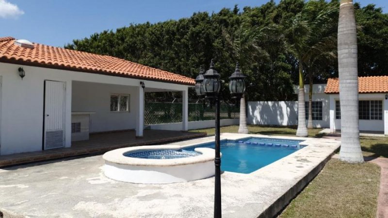 Casa en Venta en VISTA HERMOSA La Pesca, Tamaulipas