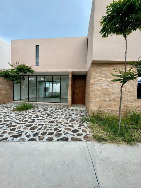 Casa en Venta en Lomalta, Tres Marías Morelia, Michoacan de Ocampo