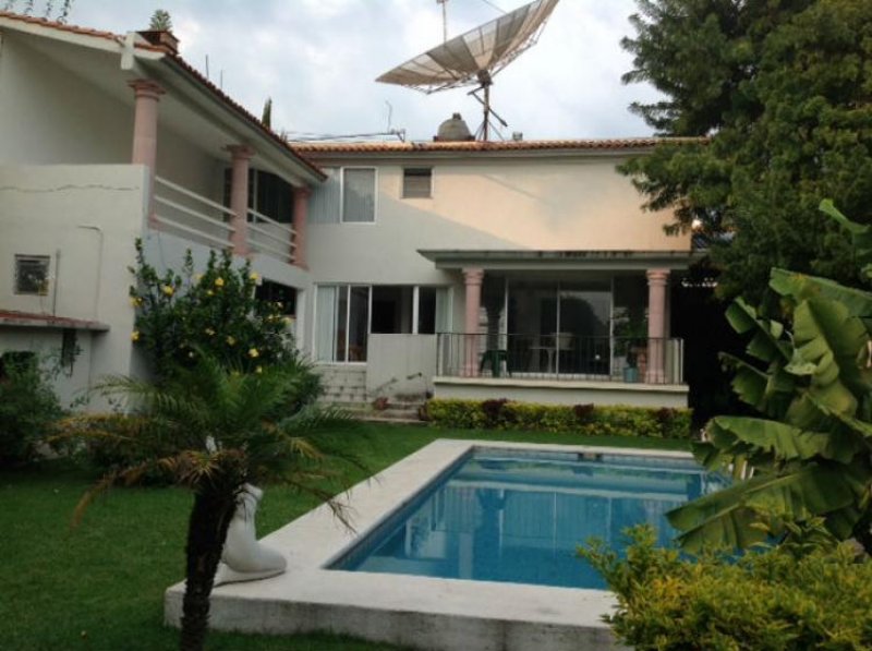 Foto Casa en Venta en Rancho Cortés., Cuernavaca, Morelos - $ 4.200.000 - CAV189346 - BienesOnLine