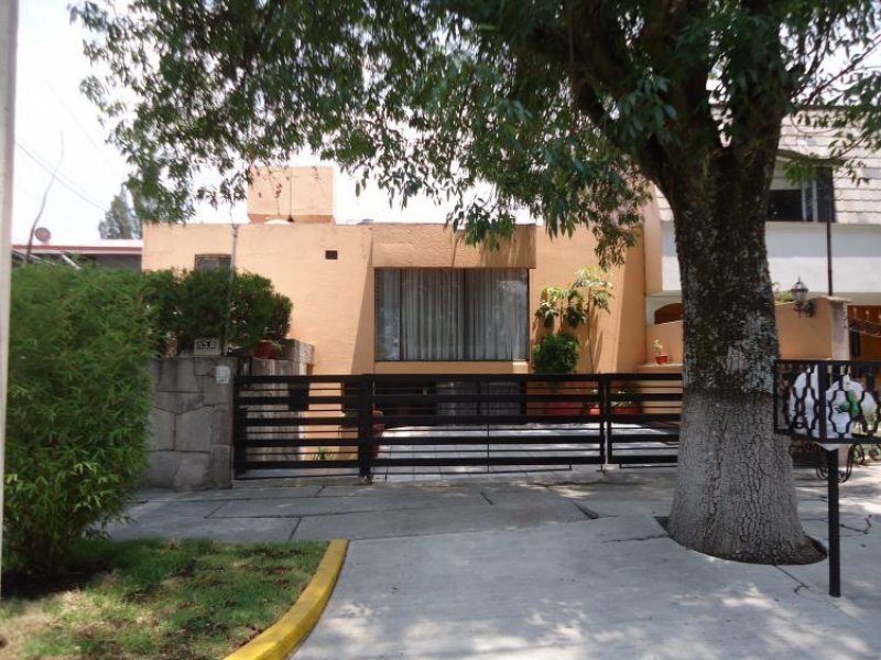 Foto Casa en Venta en Ciudad Satelite, Naucalpan de Juá, Naucalpan de Juárez, Mexico - $ 2.680.000 - CAV100580 - BienesOnLine