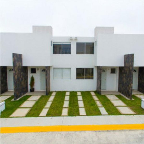 Foto Casa en Venta en LOMAS DEL LAGO, , Mexico - $ 1.050.000 - CAV199465 - BienesOnLine