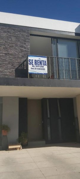 Casa en Renta en fraccionamiento el campestre La Venta del Astillero, Jalisco