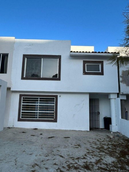 Foto Casa en Venta en EL PALMAR, EL PALMAR TIJUANA, Baja California - $ 2.400.000 - CAV341405 - BienesOnLine