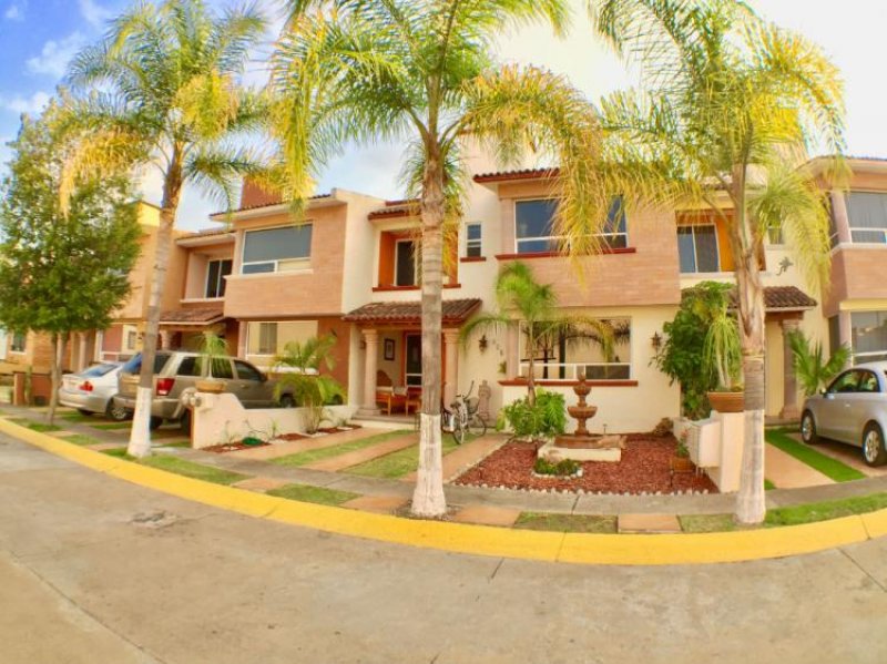 Foto Casa en Venta en Morelia, Michoacan de Ocampo - $ 1.800.000 - CAV208015 - BienesOnLine