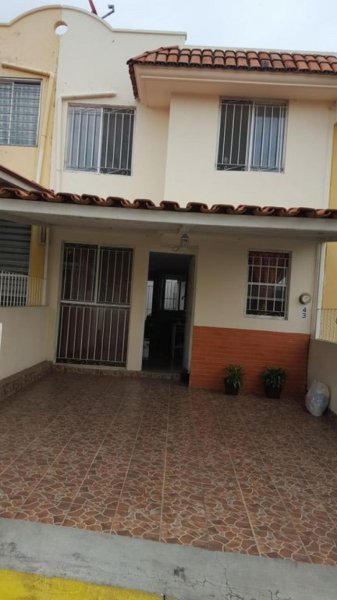 Foto Casa en Venta en San José del Valle, Tlajomulco de Zúñiga, Jalisco - $ 1.050.000 - CAV316896 - BienesOnLine