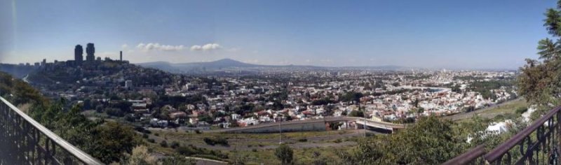 SE VENDE CASA CON UNA HERMOSA VISTA A LA CIUDAD OBRA NEGRA