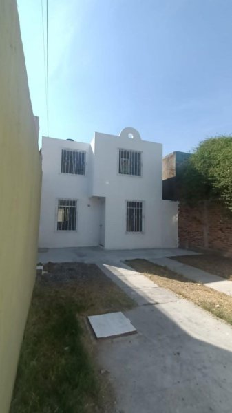 Foto Casa en Venta en Valle Verde, Irapuato, Guanajuato - $ 1.500.000 - CAV126397 - BienesOnLine