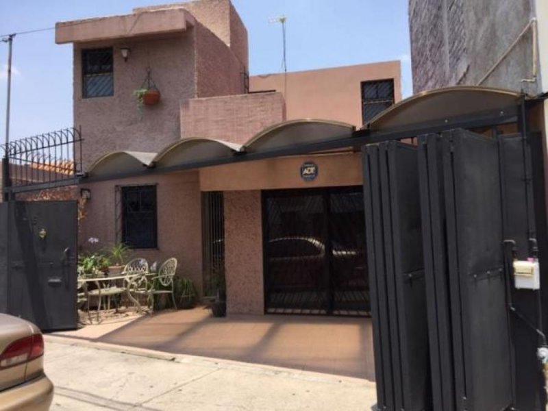 Se vende casa en Irapuato Gto. Colonia La Deportiva