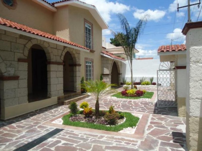 Se vende casa en Villas de Irapuato 680m2 de terreno