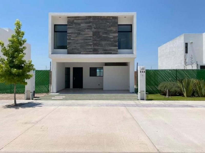 Casa en Venta en Privada Residencial Catara San Luis Potosí, San Luis Potosi