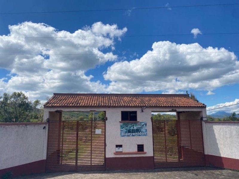 Foto Terreno en Venta en Fraccionamiento La Yerbabuena, Tiripetío, Michoacan de Ocampo - $ 200.000 - TEV335429 - BienesOnLine