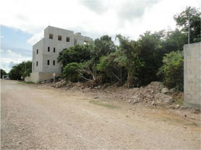 Foto Terreno en Venta en Fraccionamiento Colegios, Sm.309, Cancun, Quintana Roo - $ 1.125.000 - TEV47015 - BienesOnLine