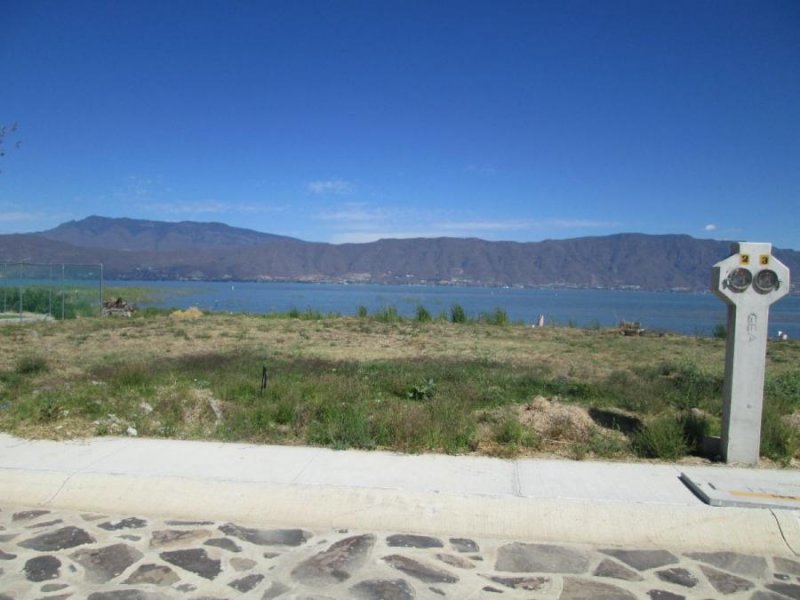 Terreno en Venta en Lake Shore Jocotepec, Jalisco