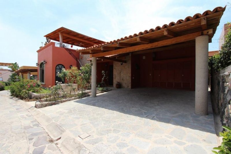 Casa en Venta en El Dorado San Antonio Tlayacapan, Jalisco