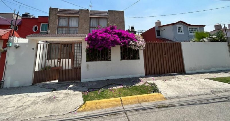 Casa en Venta en Valle Dorado Tlalnepantla, Mexico