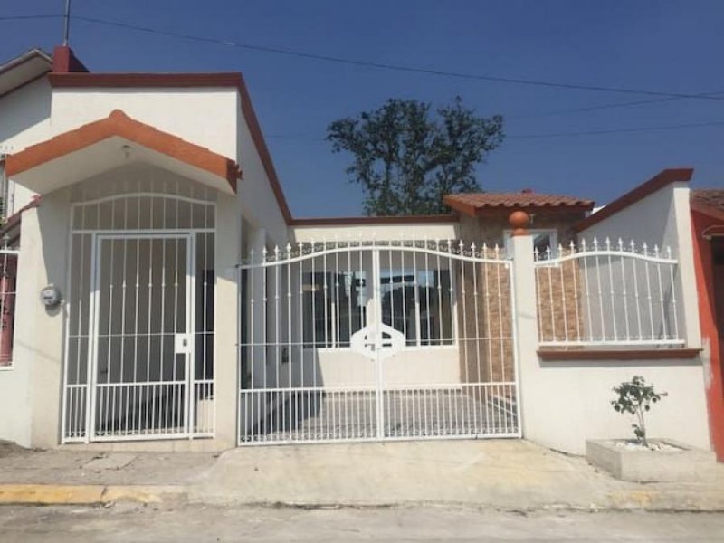 VENTA CASA COATEPEC 1 NIVEL, 2 RECAMARAS, DOS BAÑOS, FRACC PARAISO CERCA DEL HAYA SPORT