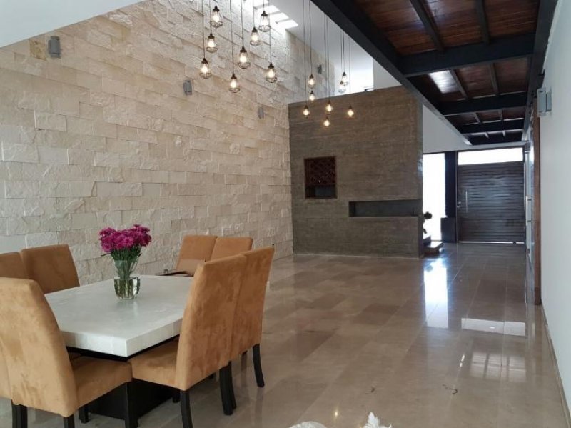 Foto Casa en Venta en Cañadas Del Lago, Santiago de Querétaro, Queretaro Arteaga - $ 5.500.000 - CAV192973 - BienesOnLine