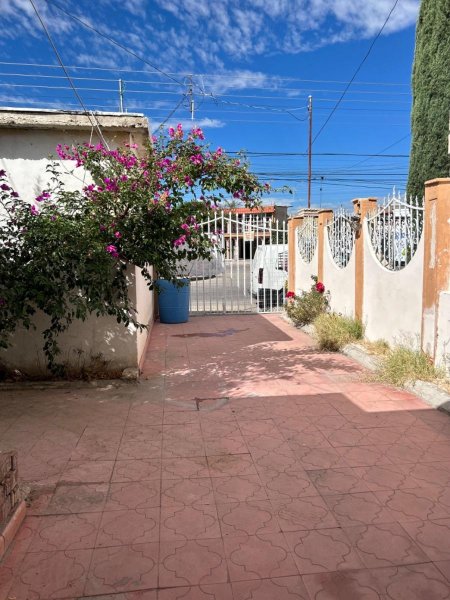 Casa en Venta en Fraccionamiento Junta de los Rios Chihuahua, Chihuahua