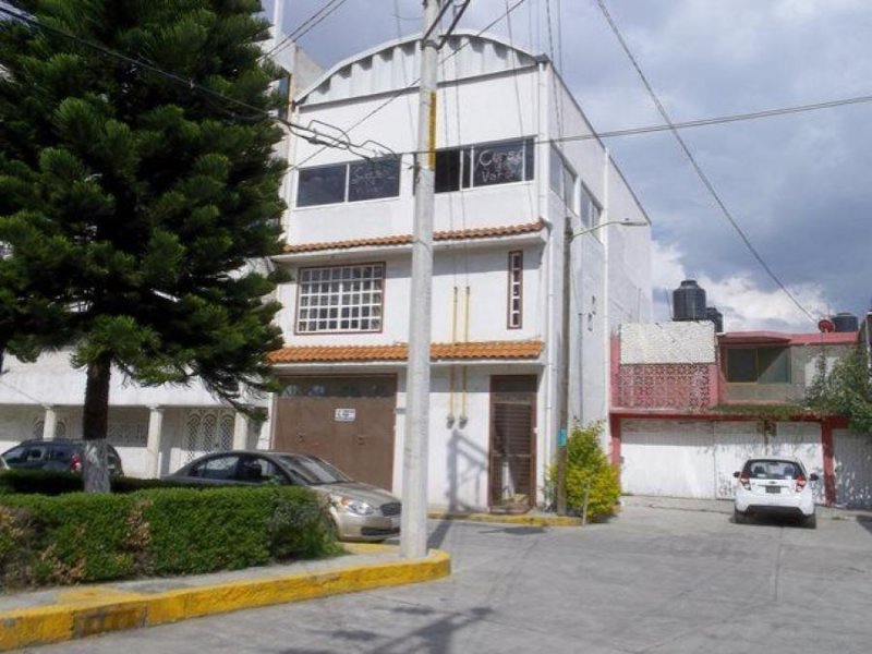 Venta de Casa en Ecatepec Guadalupe Victoria con Salon de Fiestas