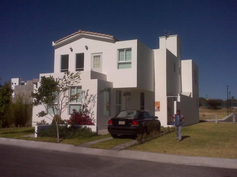 Foto Casa en Renta en POR CARRTERA A HUIMILPAN, Santiago de Querétaro, Queretaro Arteaga - $ 1.805.000 - CAR40125 - BienesOnLine